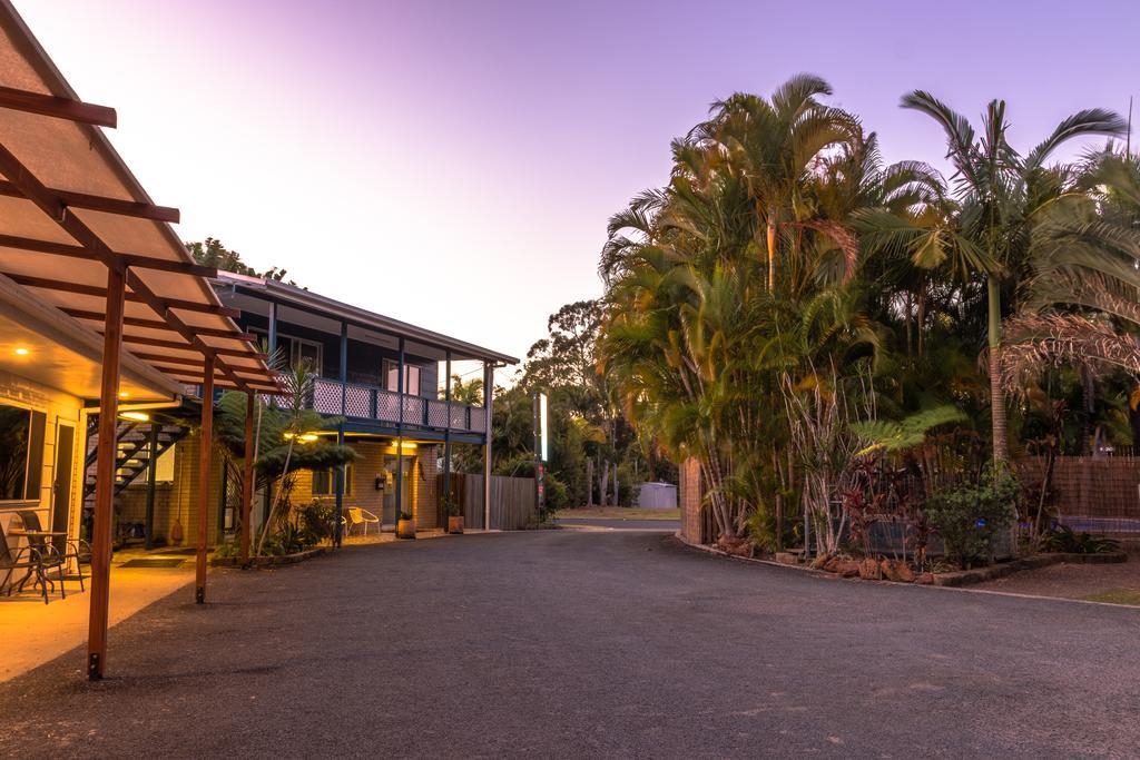 Tin Can Bay Motel Exterior foto