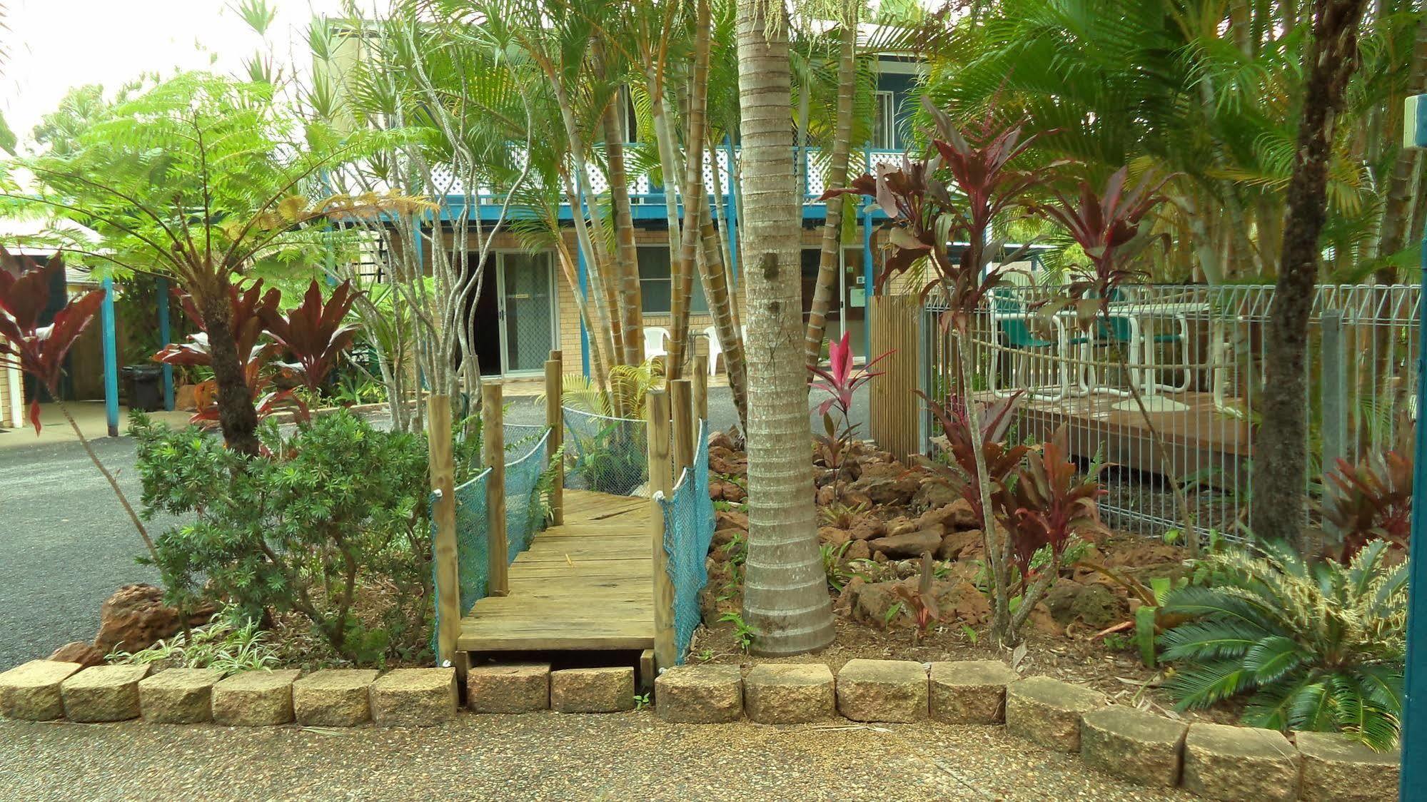 Tin Can Bay Motel Exterior foto
